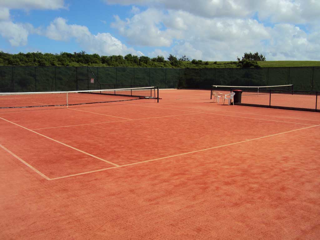 Clay tennis court